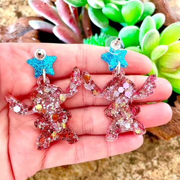 Acrylic Stitch Floral Earrings - Picture 3 of 6